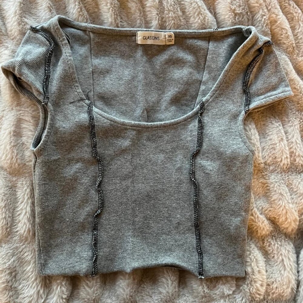 Glassons gray crop top with black stitching. Perfect condition no flaws!
